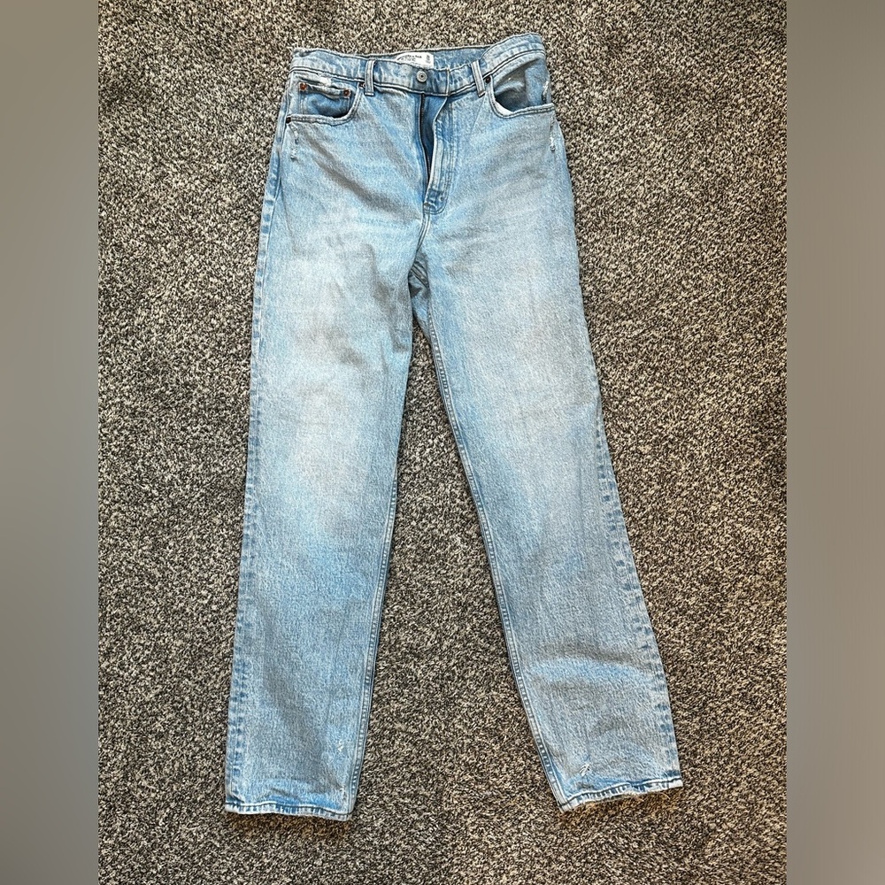 Abercrombie The 90s Straight Ultra High Rise Denim Medium Wash